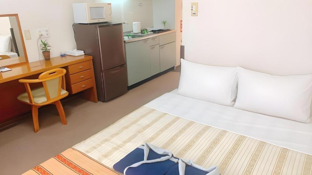 Hotel Peace Land Kume Naha Exteriör bild